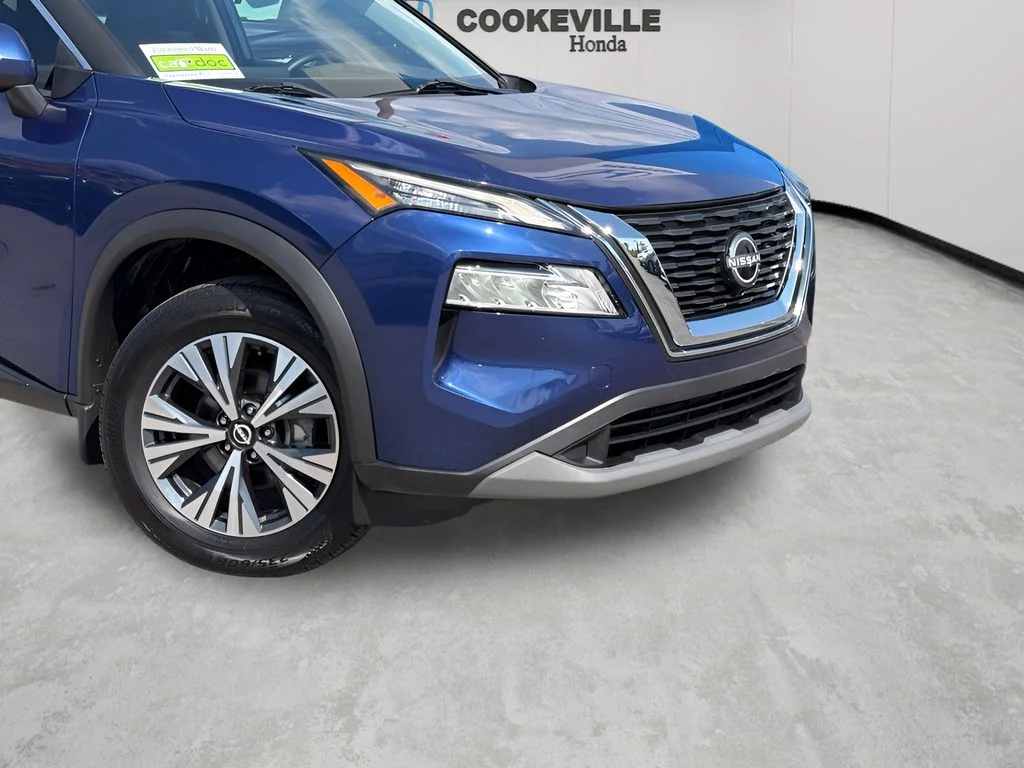 Used 2022 Caspian Blue Metallic Nissan SV image 3