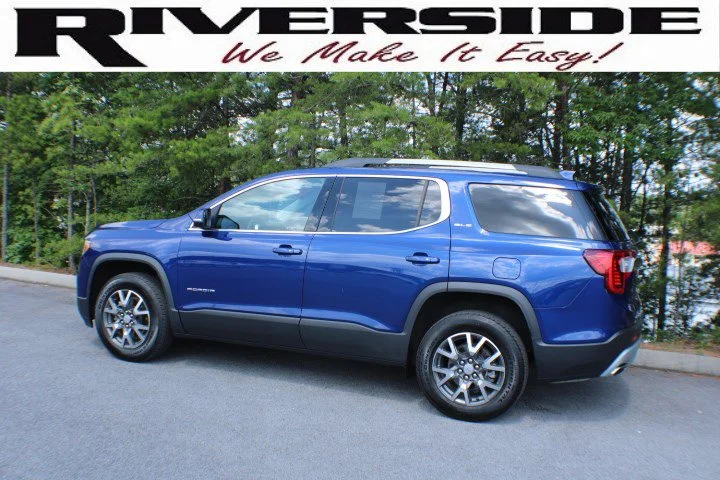 Certified Used 2023 Ultra Blue Metallic GMC SLE image 3