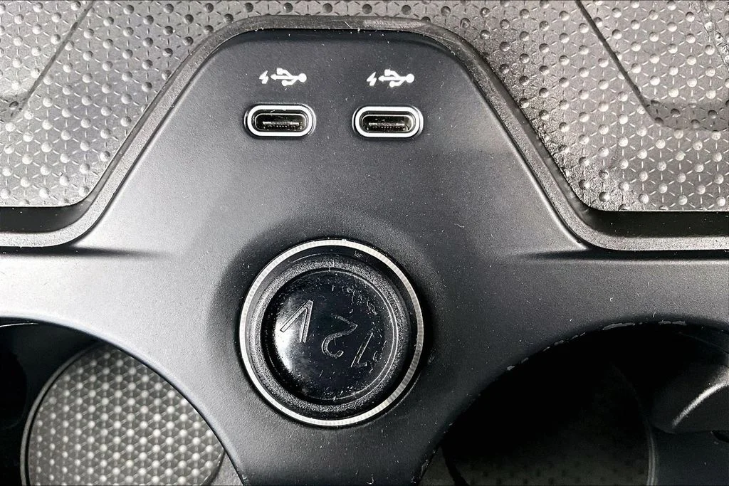 Used 2025 Black BMW xDrive50 image 16