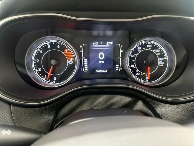 Used 2020 Silver Jeep Latitude Plus image 11