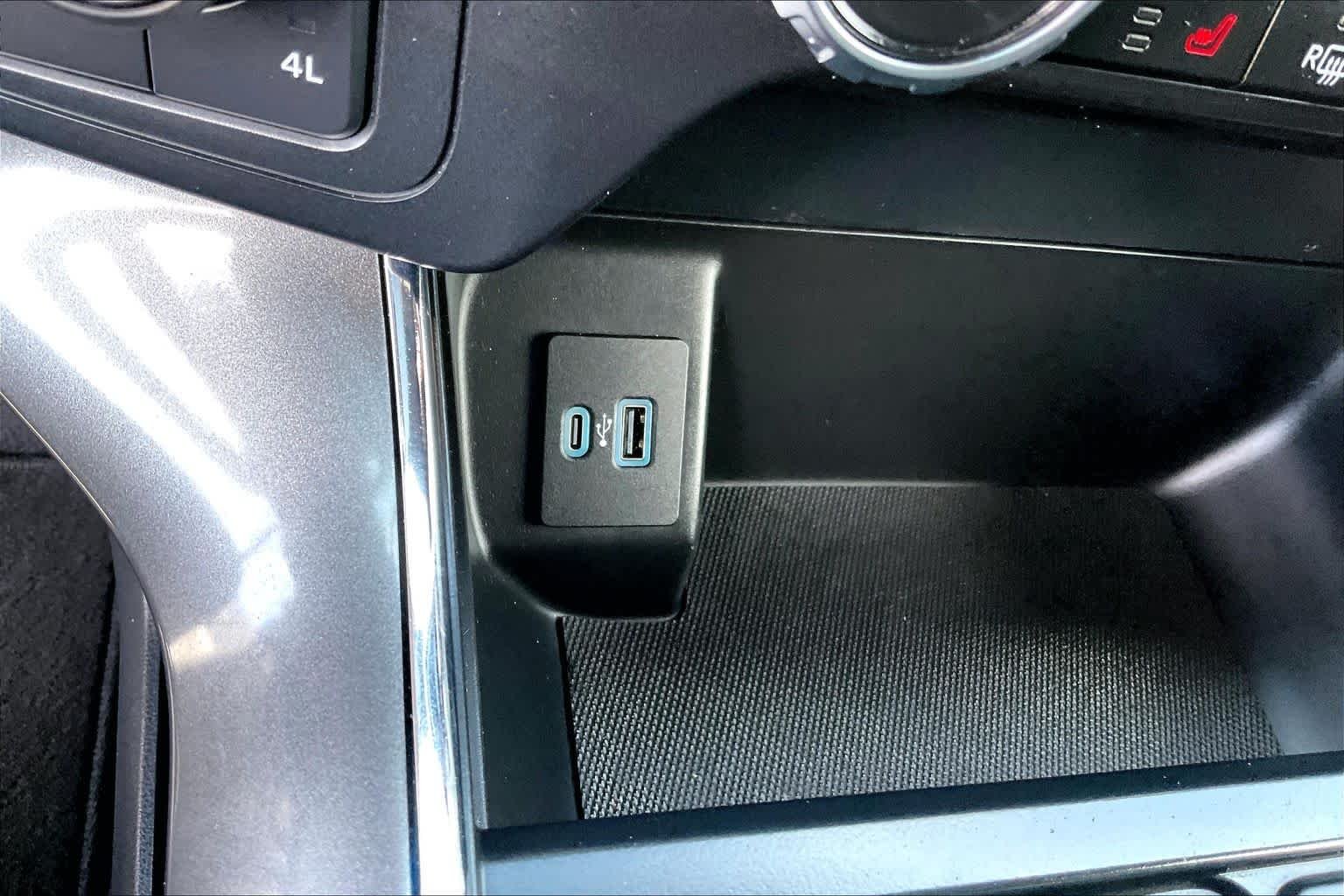 Used 2023 Agate Black Metallic Ford XLT image 31