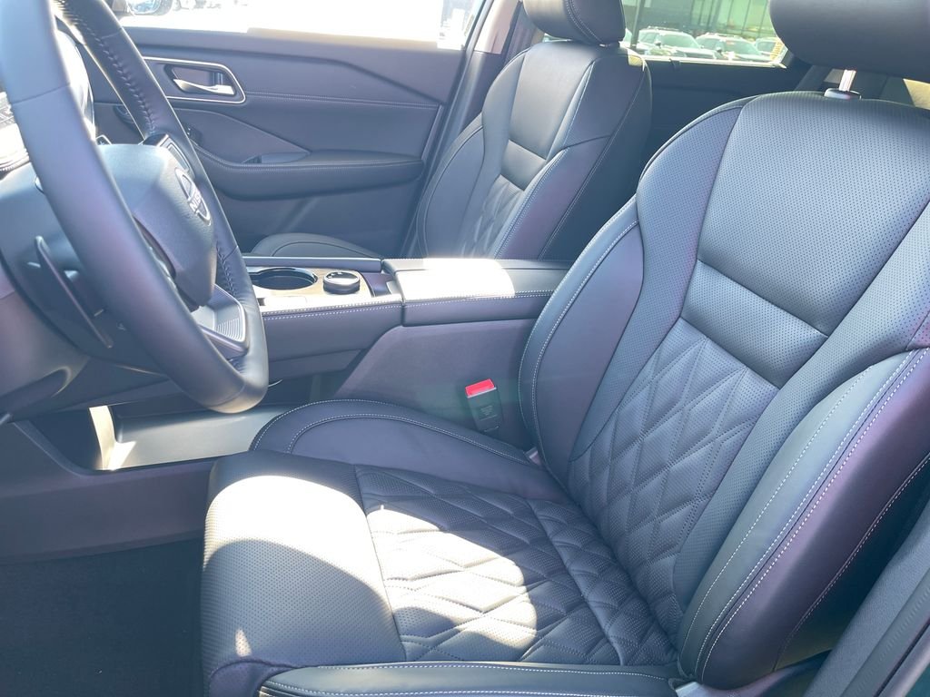 New 2026 Black Nissan Platinum image 13
