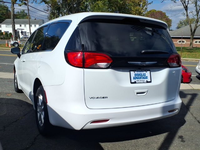 Used 2023 White Chrysler LX image 6