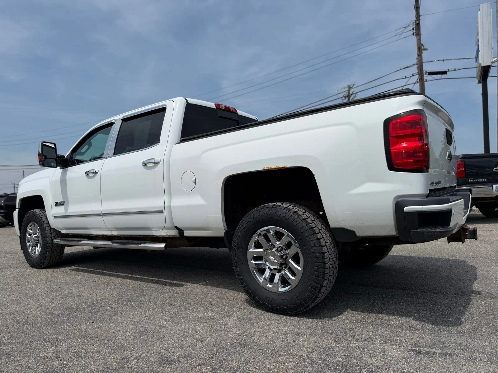 Used 2016 White Chevrolet LTZ image 6