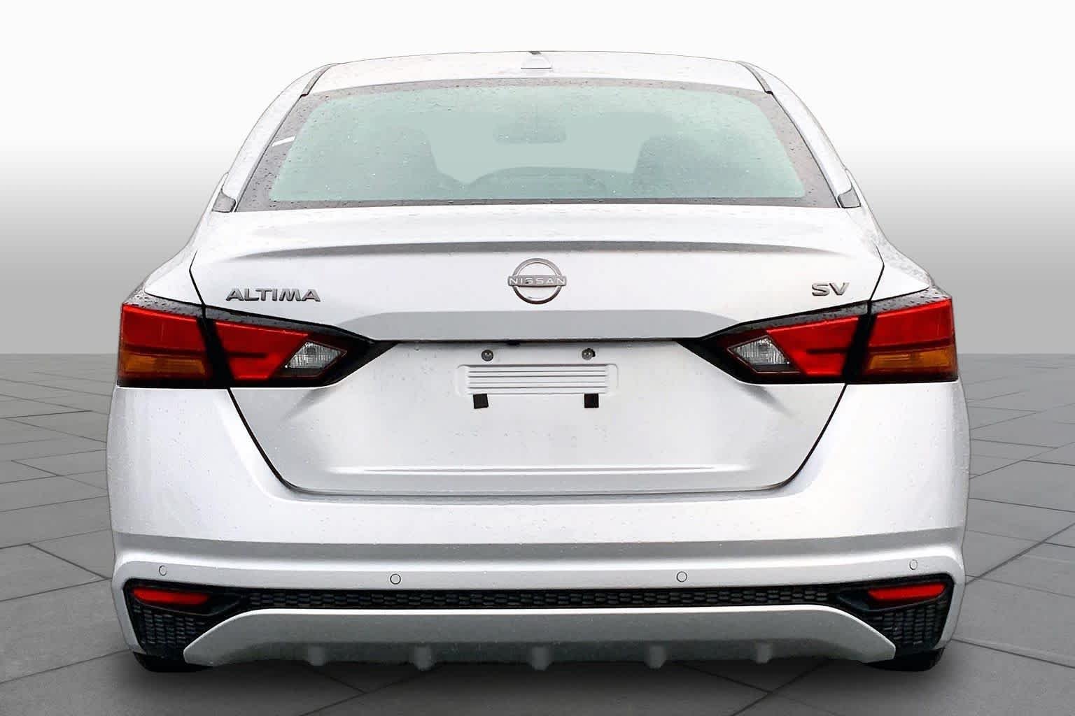Used 2024 Brilliant Silver Metallic Nissan 2.5 SV image 5