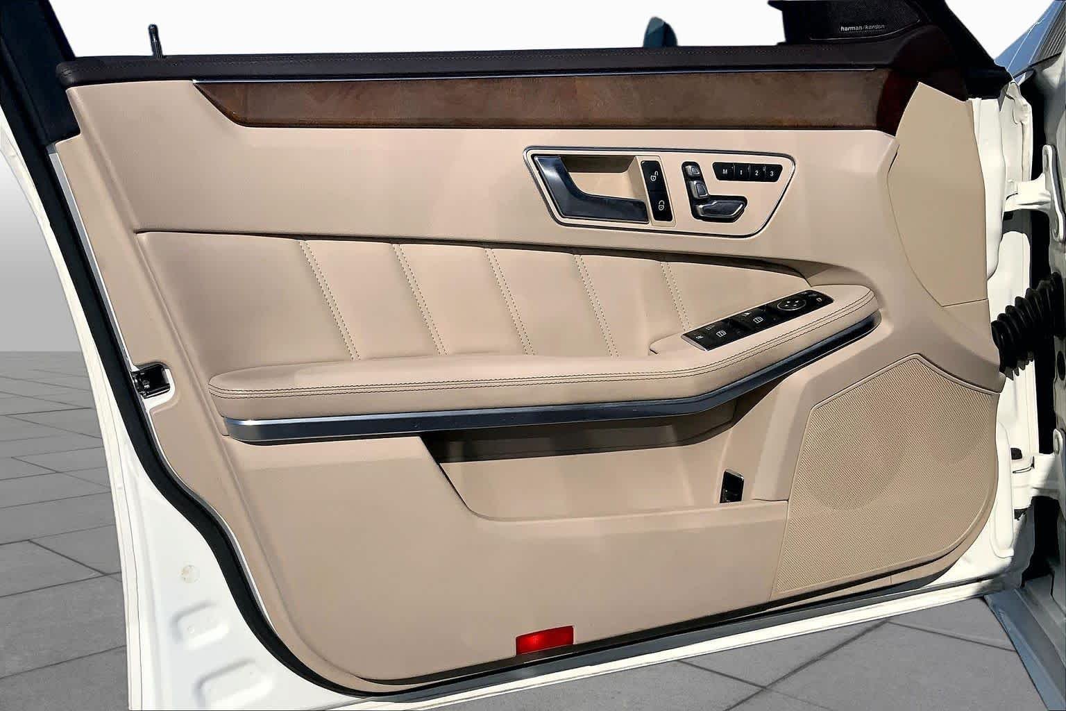 Used 2016 designo Diamond White Metallic Mercedes-Benz E 400 image 19