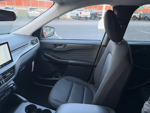 New 2026 Rapid Red Metallic Tinted Clearcoat Ford Active® image 30