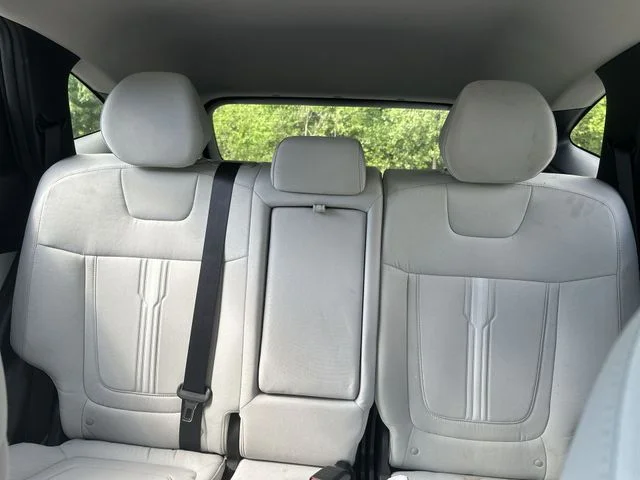 Used 2025 Green Hyundai SEL image 27