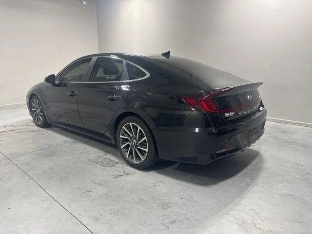 Used 2020 Black Hyundai Limited image 8
