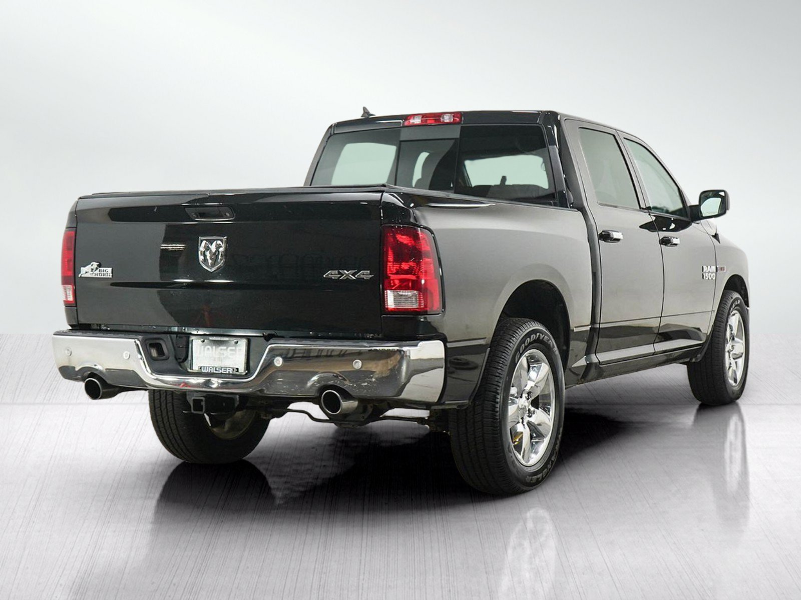 Used 2016 Brilliant Black Crystal Pearlcoat Ram Big Horn image 5