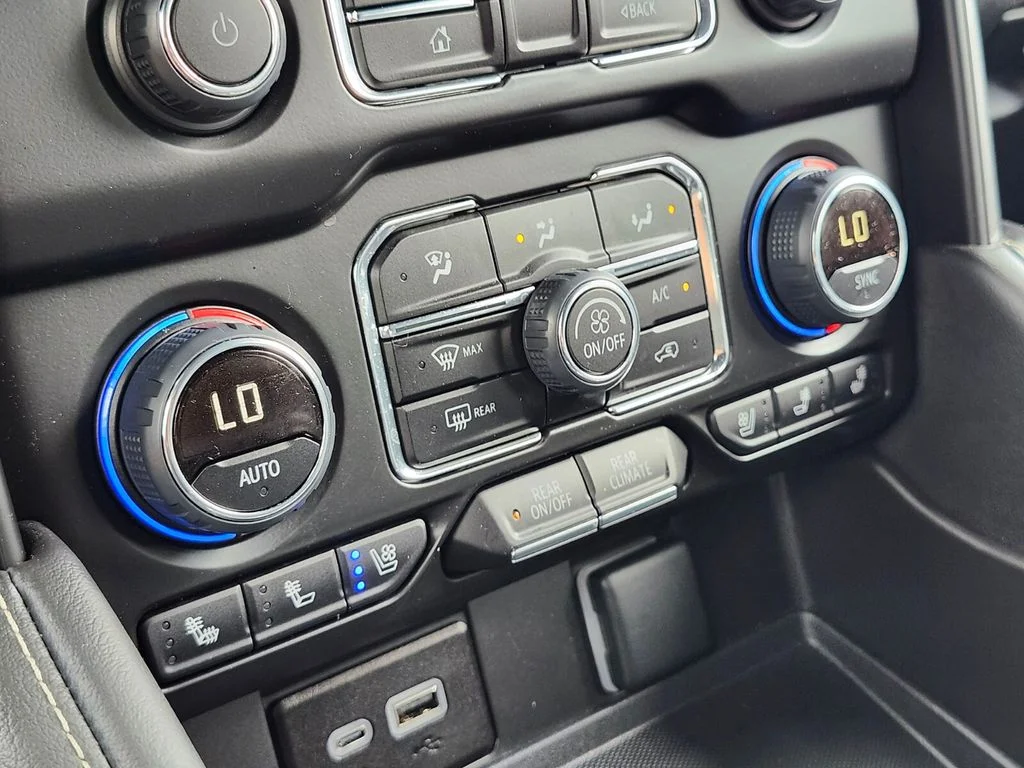 2024 Chevrolet Tahoe Premier - Photo 24