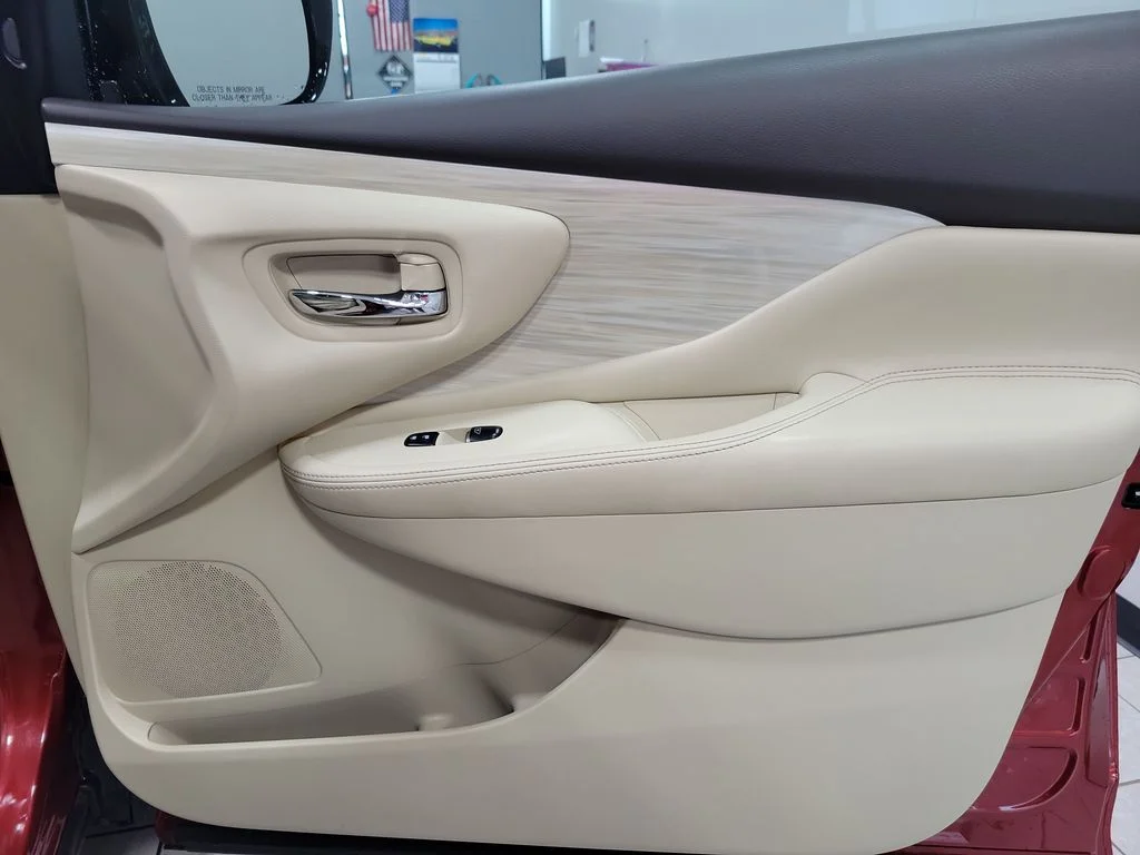 Used 2015 Red Nissan Platinum image 24