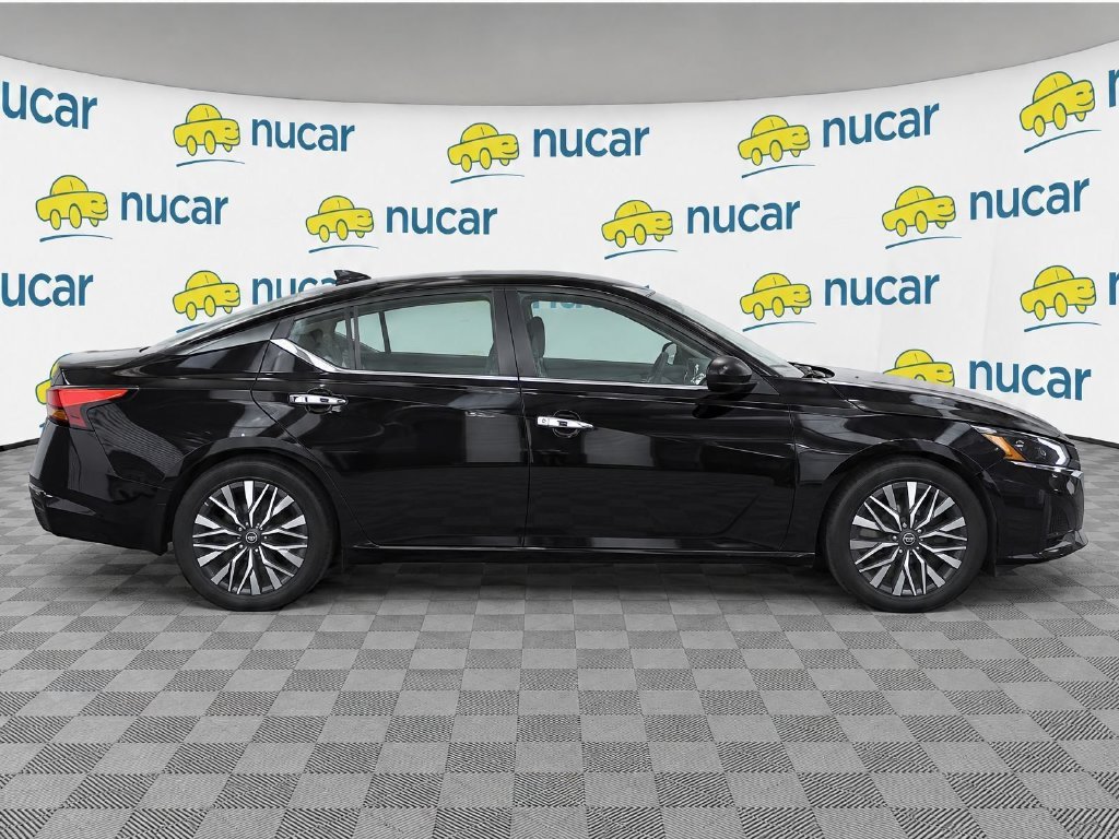 Used 2025 Black Nissan 2.5 SV image 8