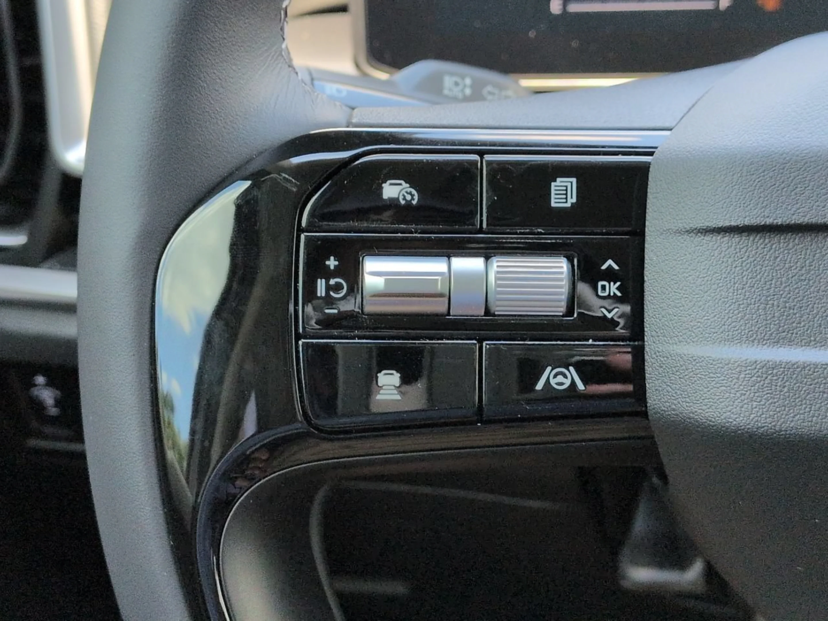 New 2026 Wolf Gray Kia S image 23
