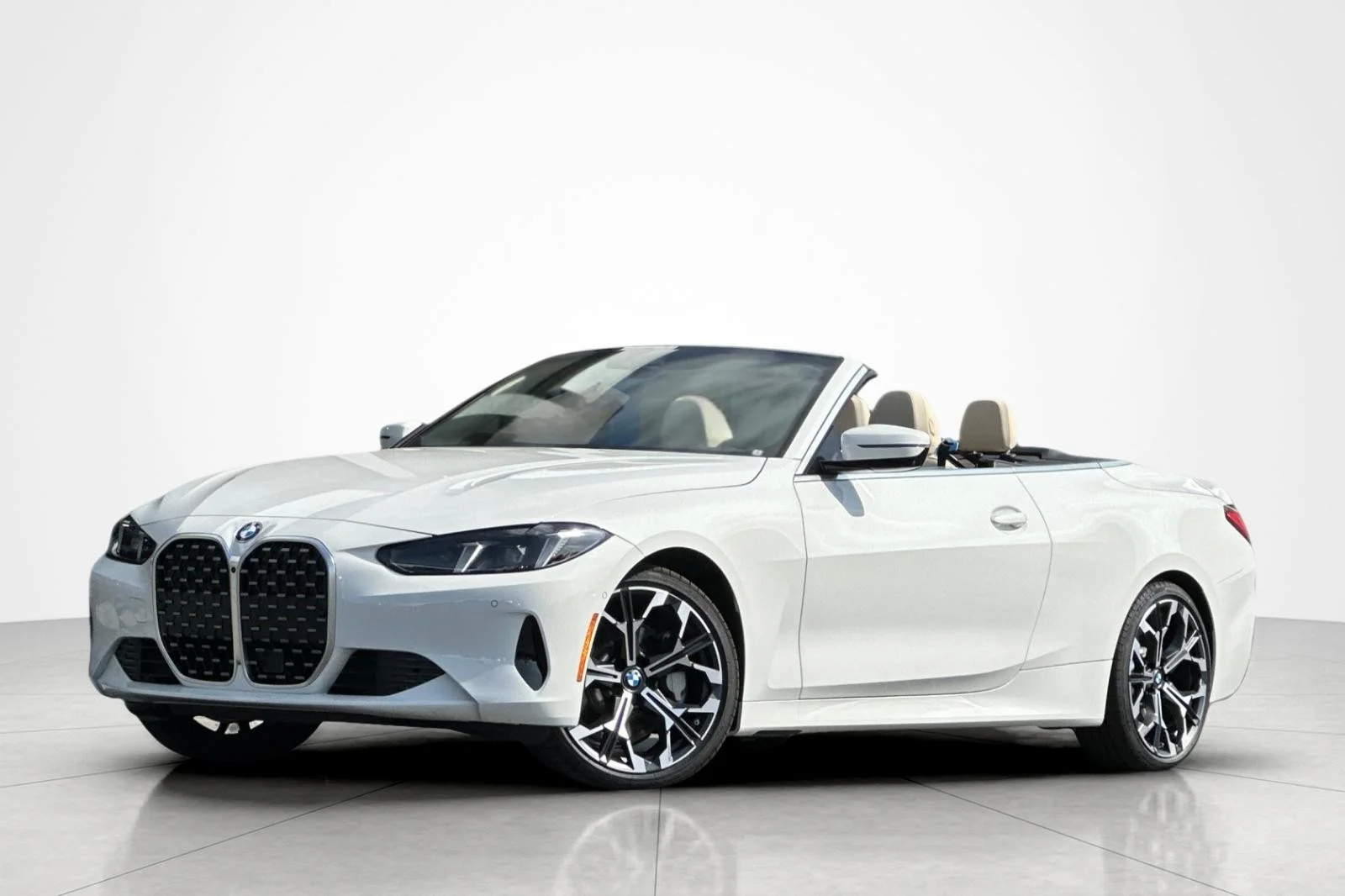 2026 BMW 4 Series 430i Convertible's photo