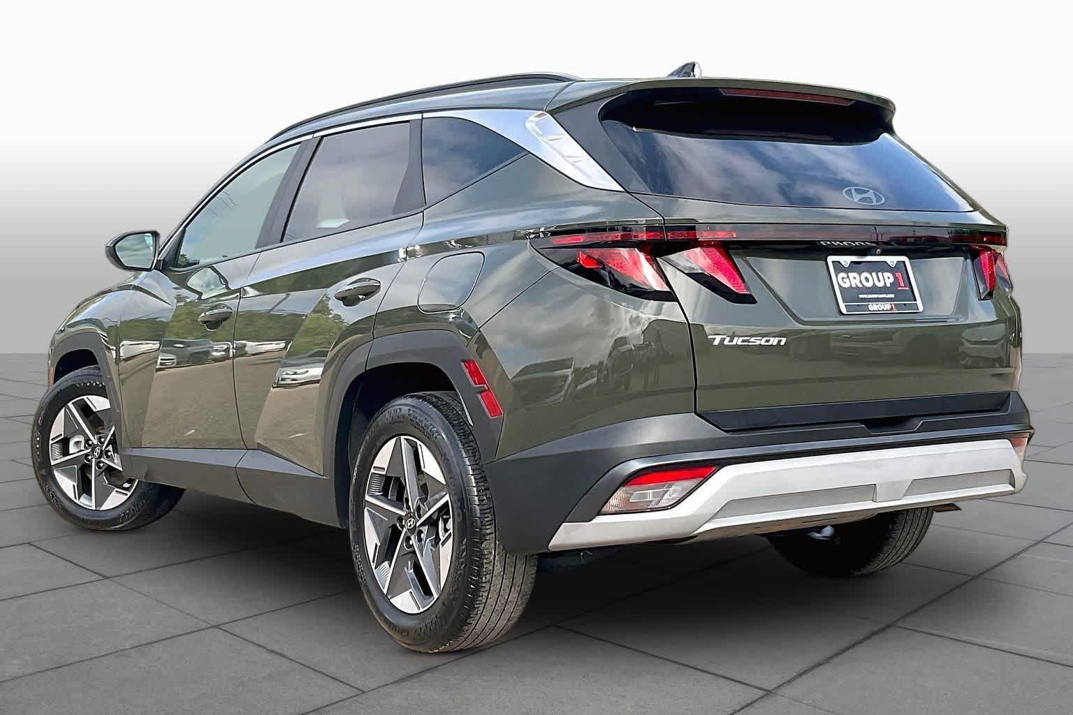 Used 2025 Rockwood Green Hyundai SEL image 12