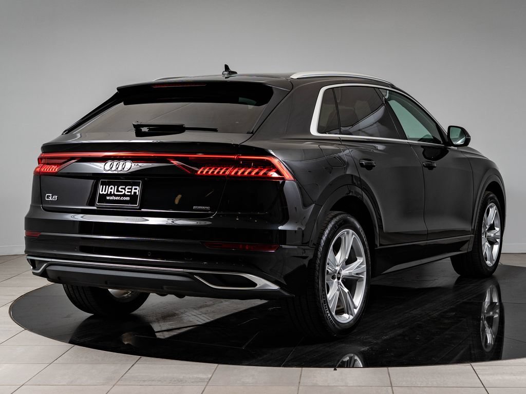 Used 2022 Mythos Black Metallic Audi 55 Premium Plus image 10