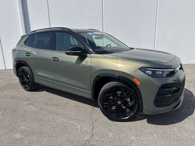 New 2026 Avocado Green W/Deep Black Roof Volkswagen 2.0T SE R-Line Black image 2
