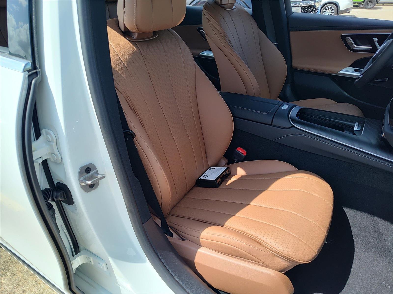 New 2026 Polar White Mercedes-Benz E 350 image 12