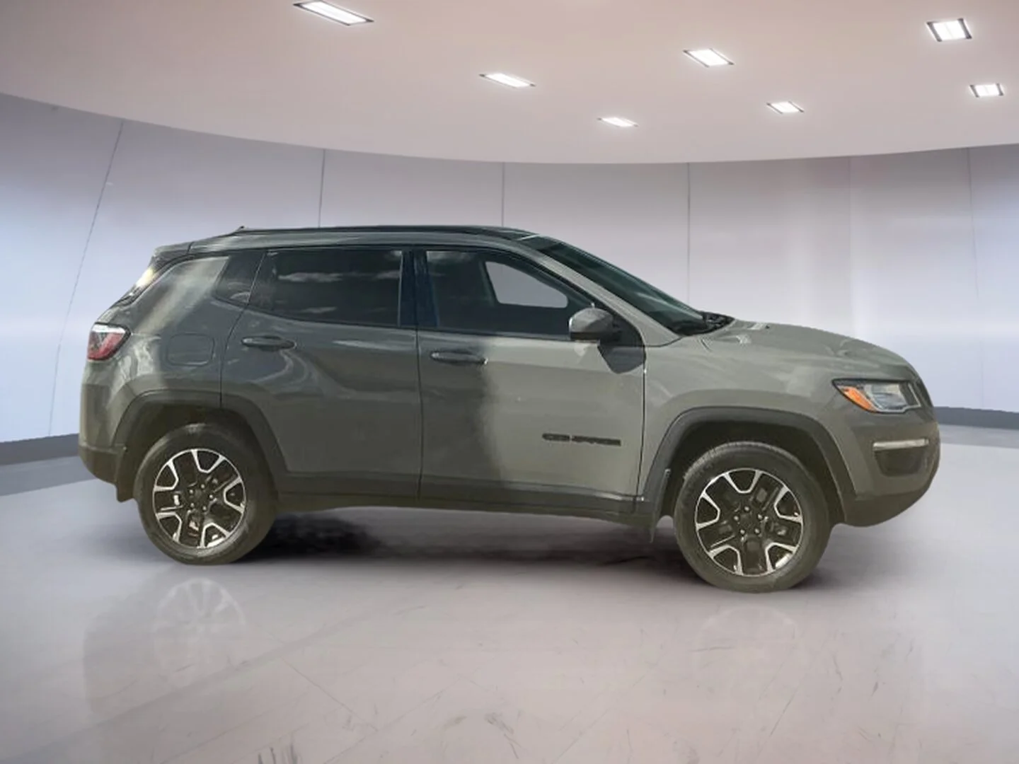 Used 2021 Grey Jeep Upland Edition image 7