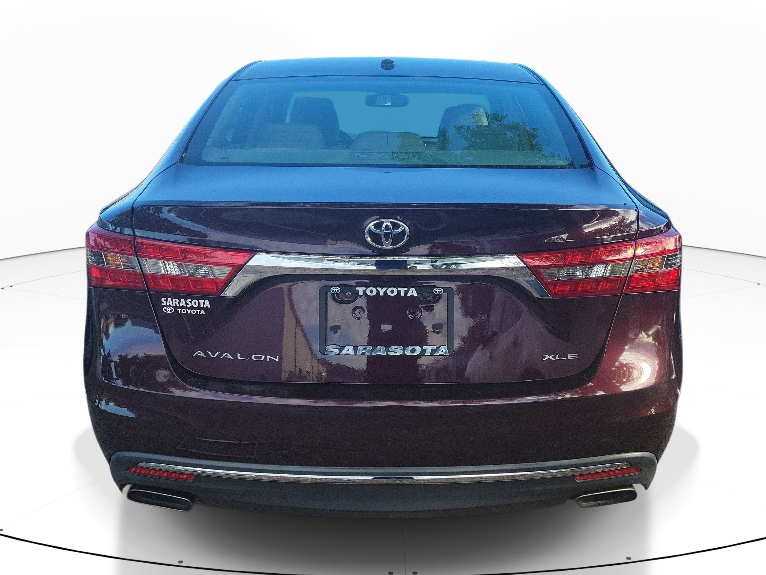Used 2018 Sizzling Crimson Mica Toyota XLE Premium image 7
