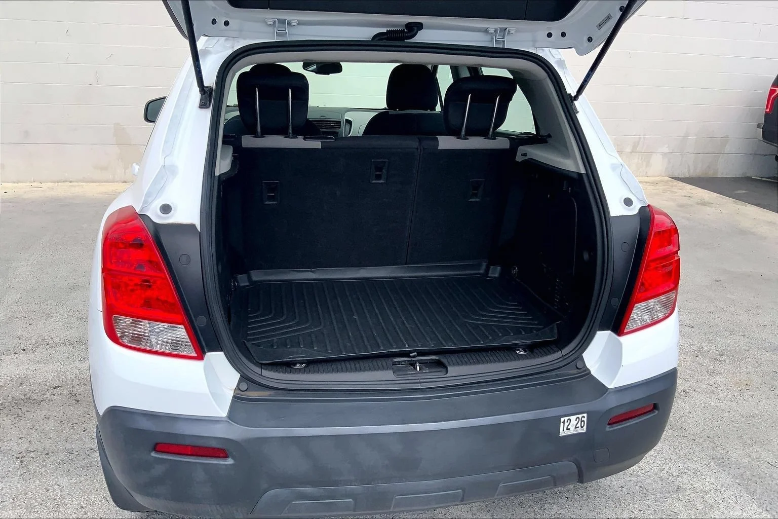 Used 2015 SUMMIT WHITE Chevrolet LS image 18