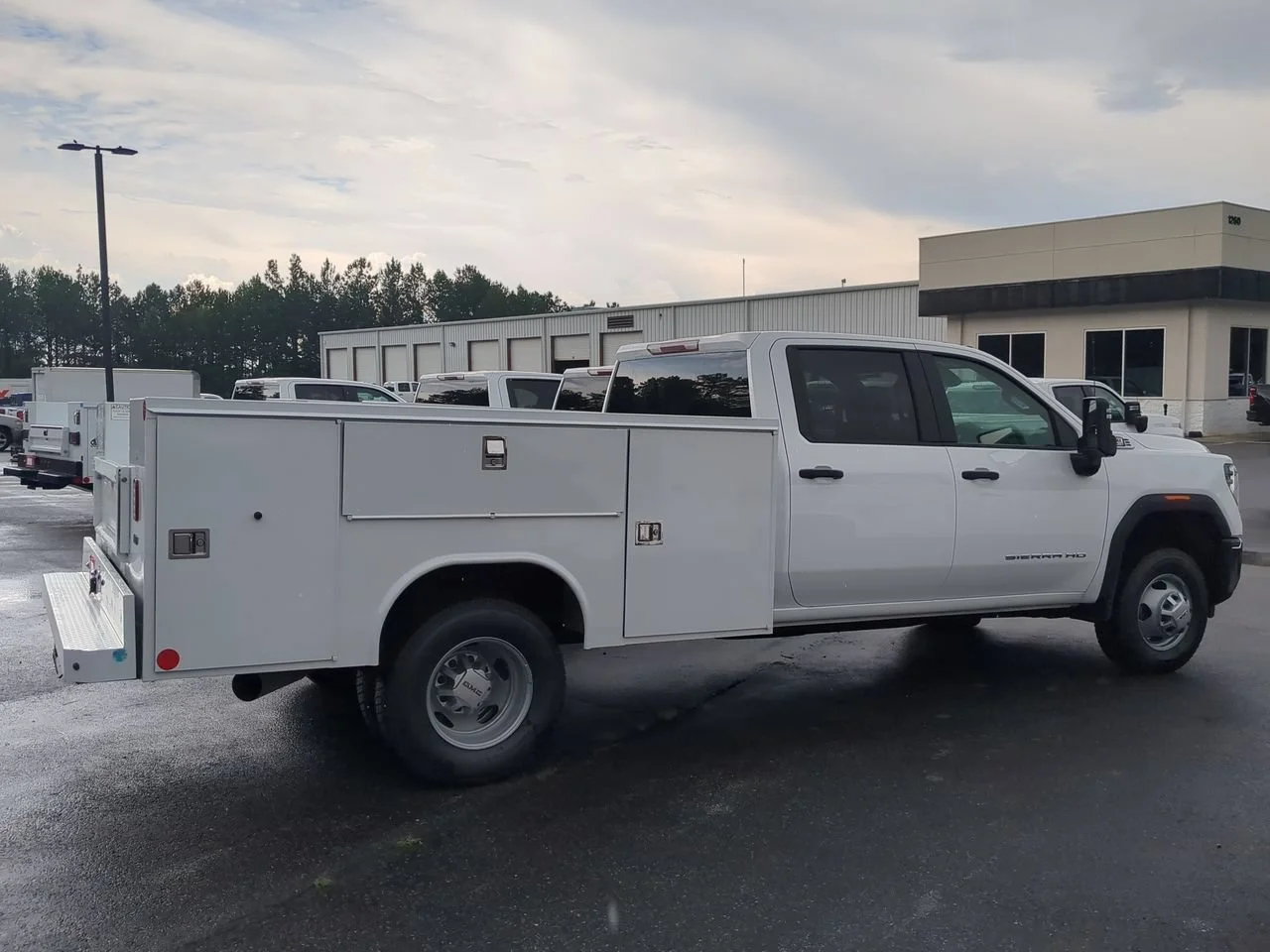 New 2026 Summit White GMC Pro image 9