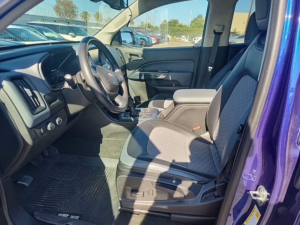 Used 2016 Laser Blue Chevrolet Z71 image 19