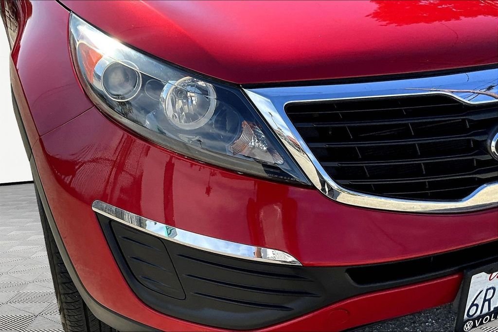 Used 2011 Red Kia LX image 28