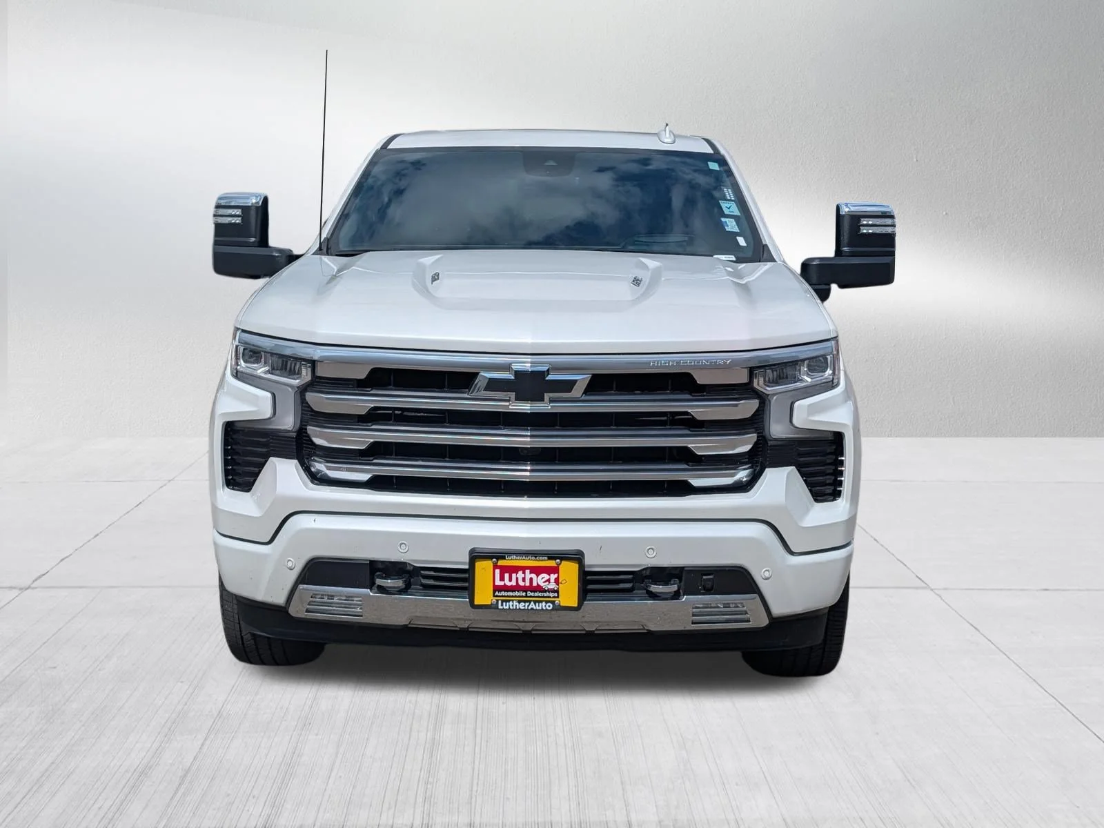 Used 2024 Iridescent Pearl Tricoat Chevrolet High Country image 2