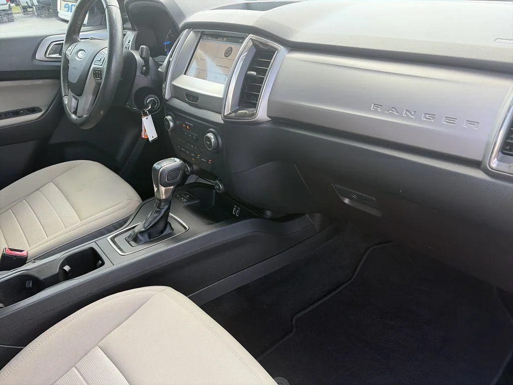 Used 2019 Silver Ford XLT image 31
