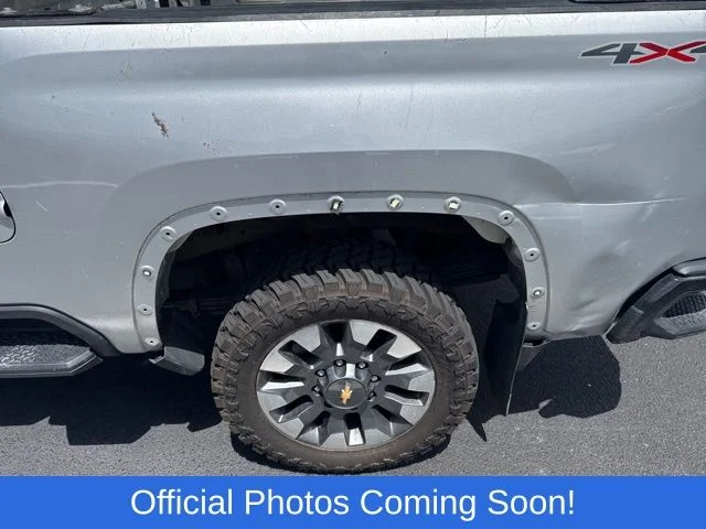 Used 2021 Silver Chevrolet Custom image 4