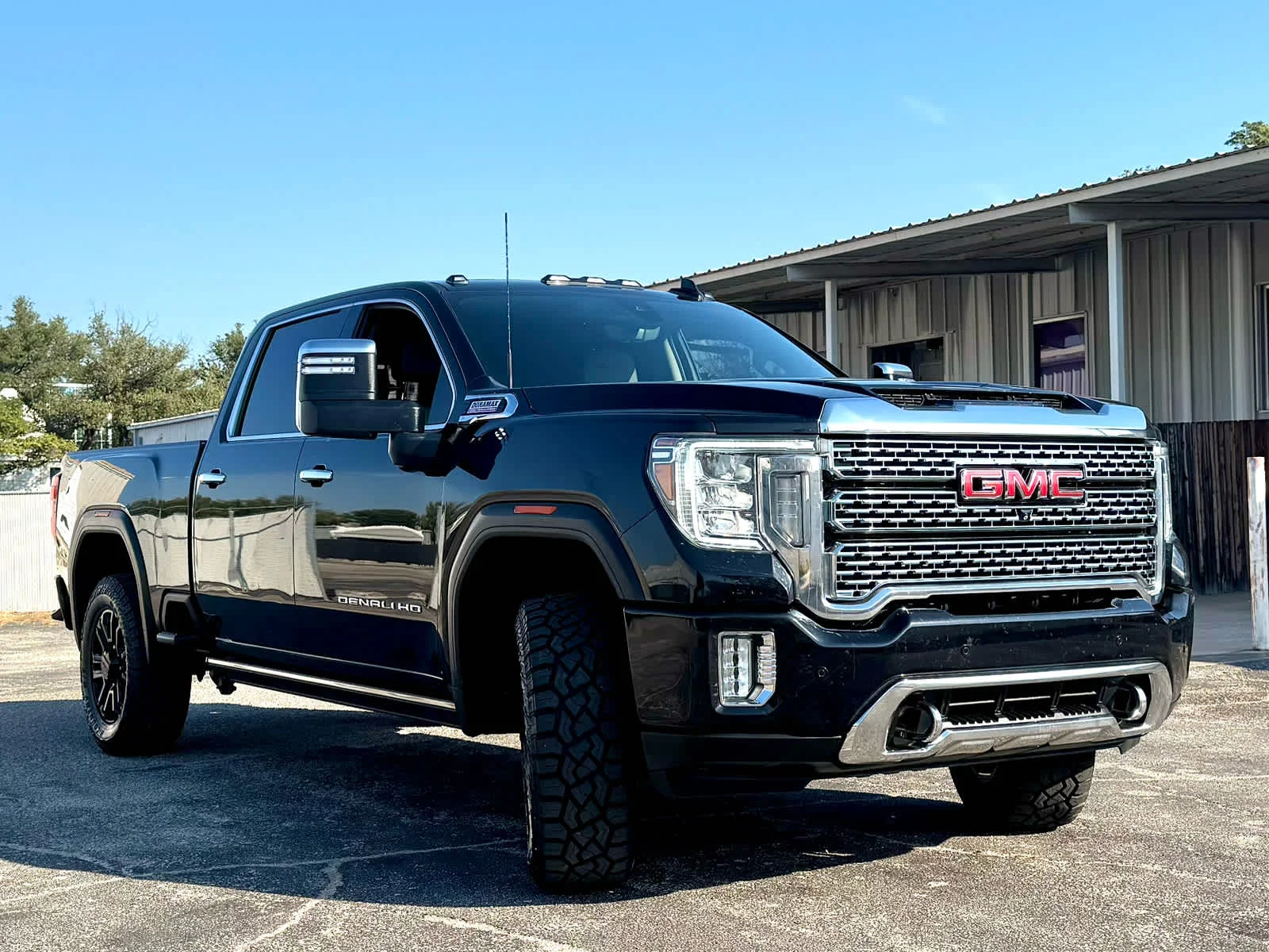 Used 2022 EBONY TWILIGHT METALLIC GMC Denali image 9