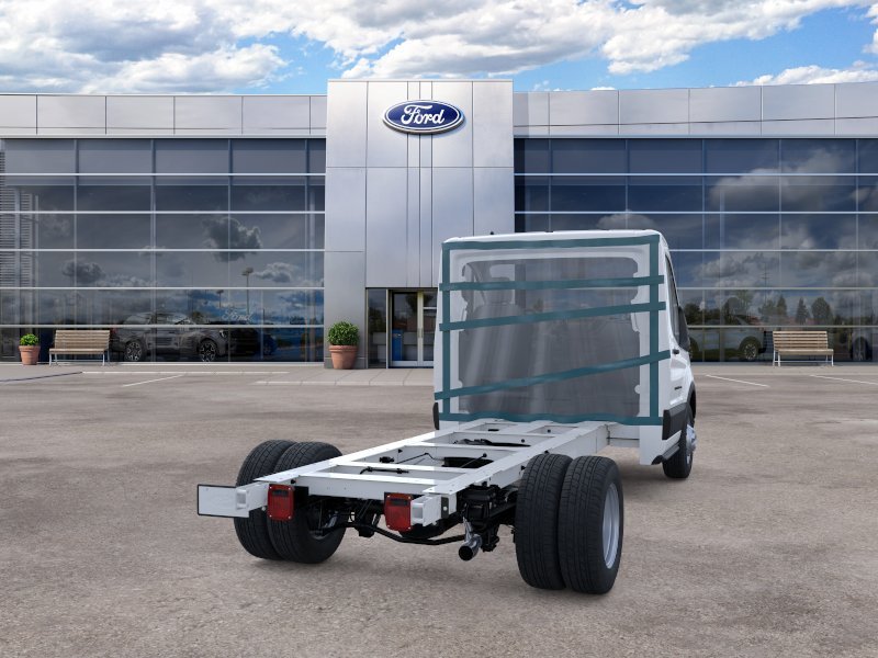 New 2026 Oxford White Ford Cutaway image 8