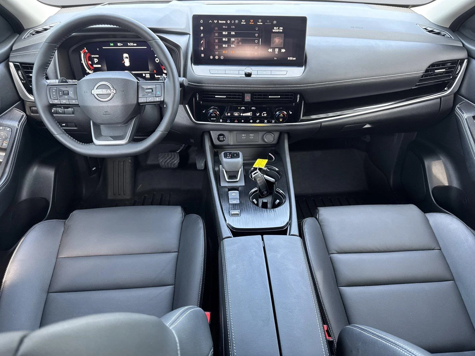 Used 2025 Everest White Pearl Nissan SL image 11