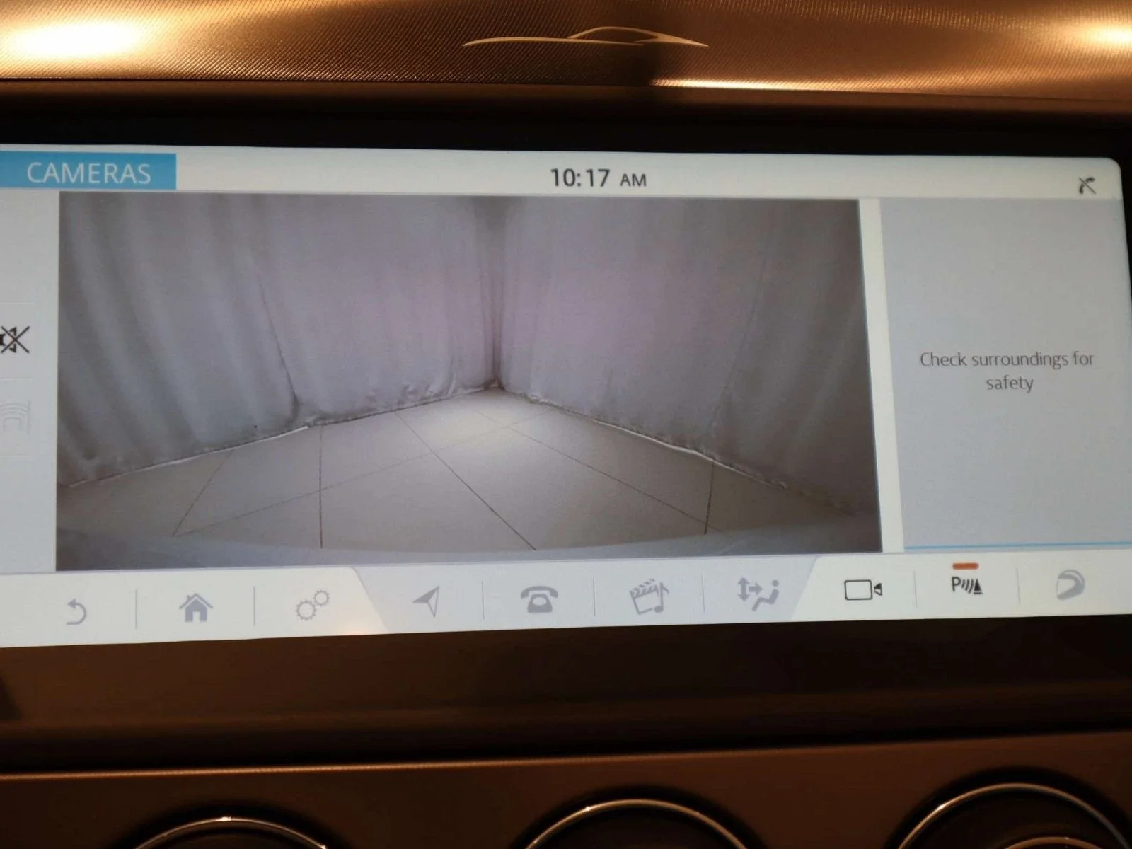 Used 2024 White Jaguar 75 image 33