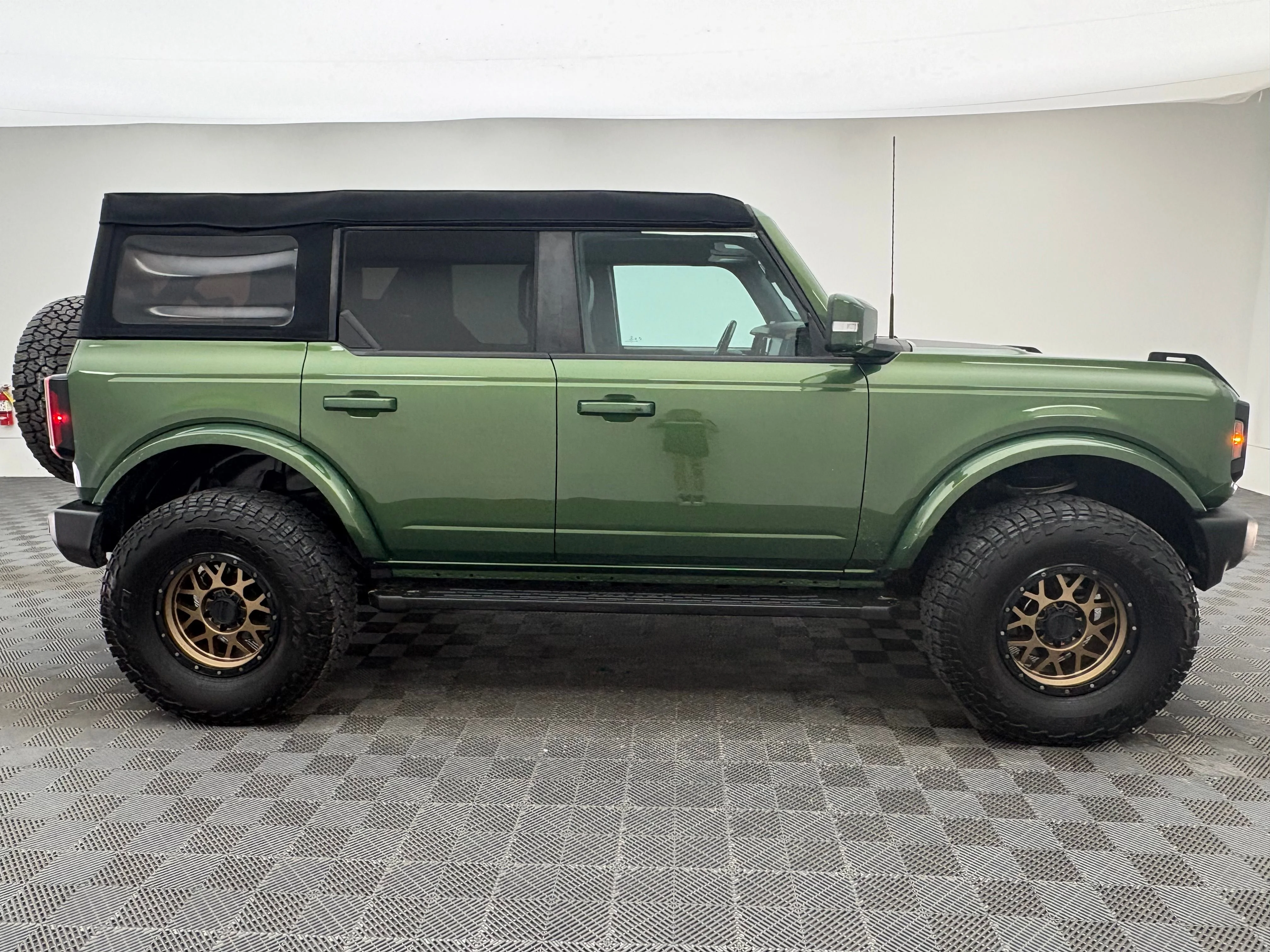 Used 2023 Eruption Green Metallic Ford Outer Banks image 6