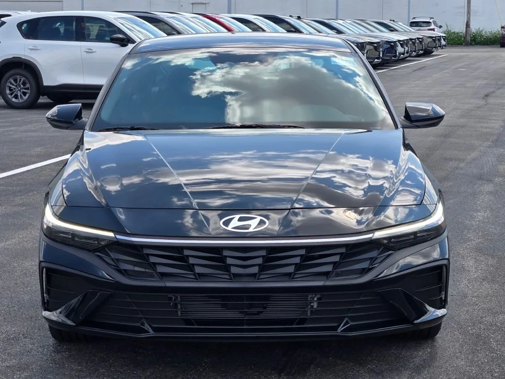 New 2026 Abyss Black Hyundai SEL Sport image 2