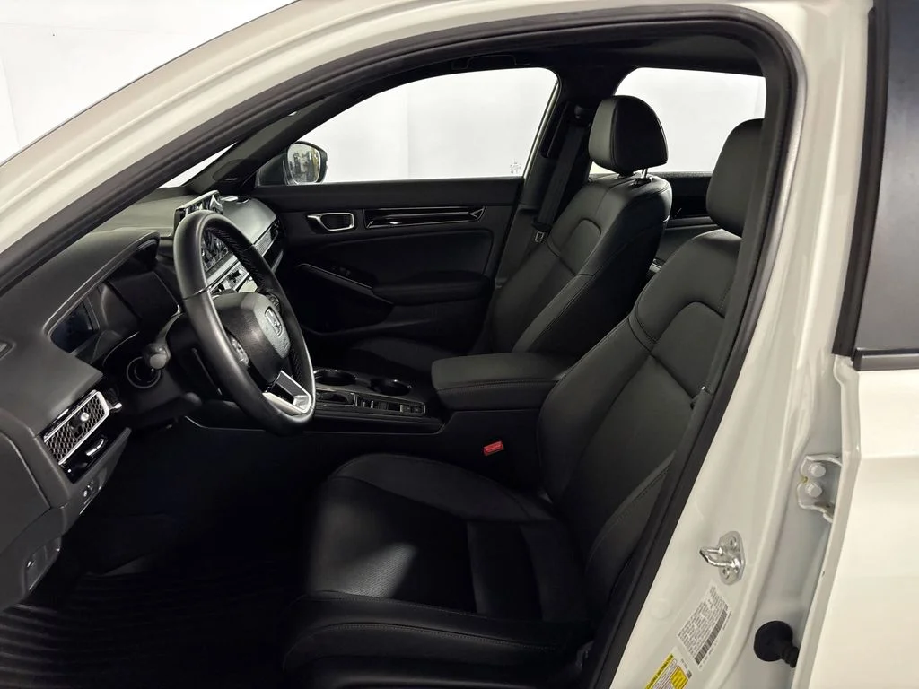 Used 2025  Honda Sport image 11