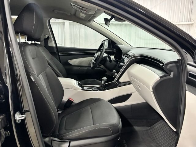 Used 2023 Black Hyundai SEL image 22