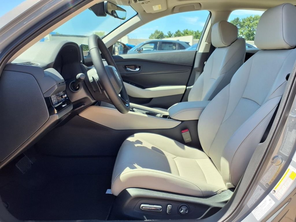 New 2026 Urban Gray Pearl Honda EX-L image 12