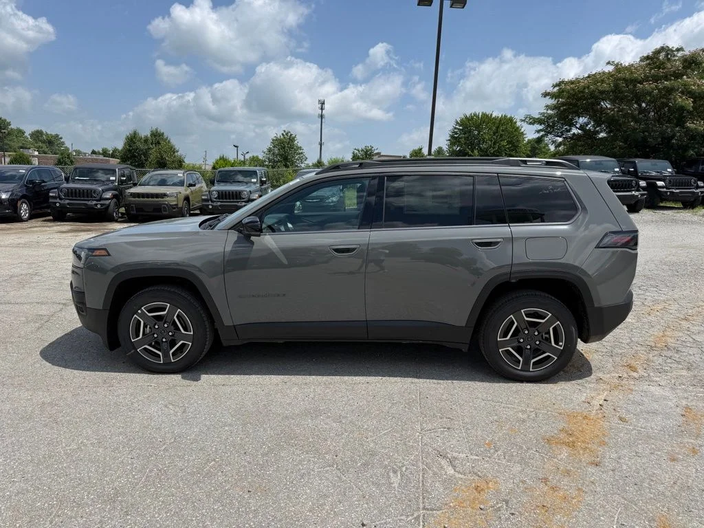 New 2026 Sting-Gray Clear-Coat Exterior Paint Jeep Limited image 9
