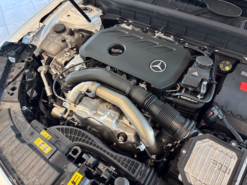 New 2026 Polar White Mercedes-Benz GLB 250 image 31