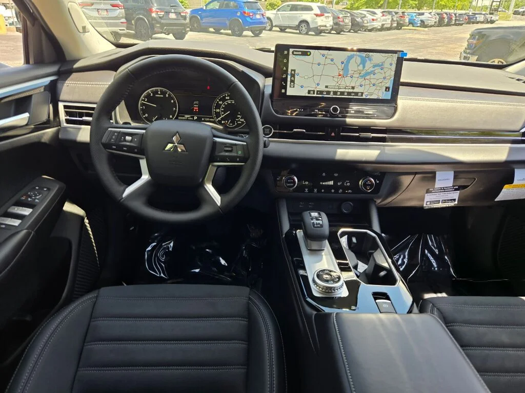 New 2026 Blue Mitsubishi SE image 14