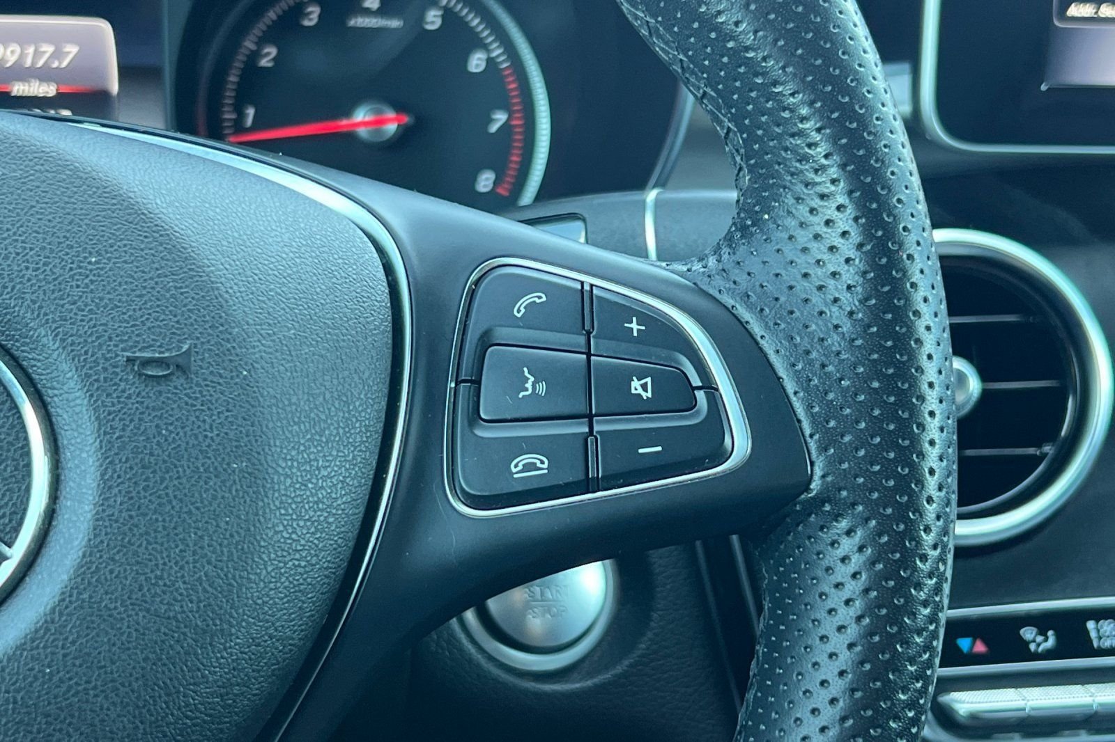 Used 2019  Mercedes-Benz 300 image 30