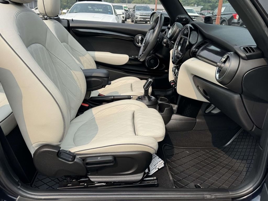 Used 2020 Black MINI  image 15