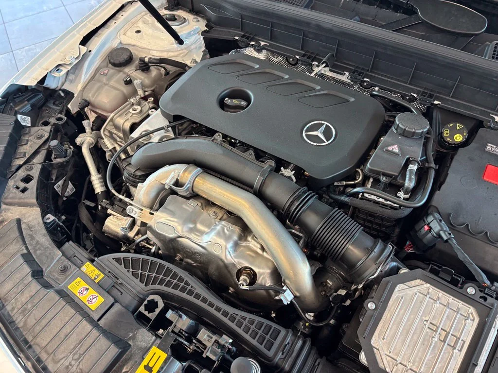 New 2026 White Mercedes-Benz GLB 250 image 31