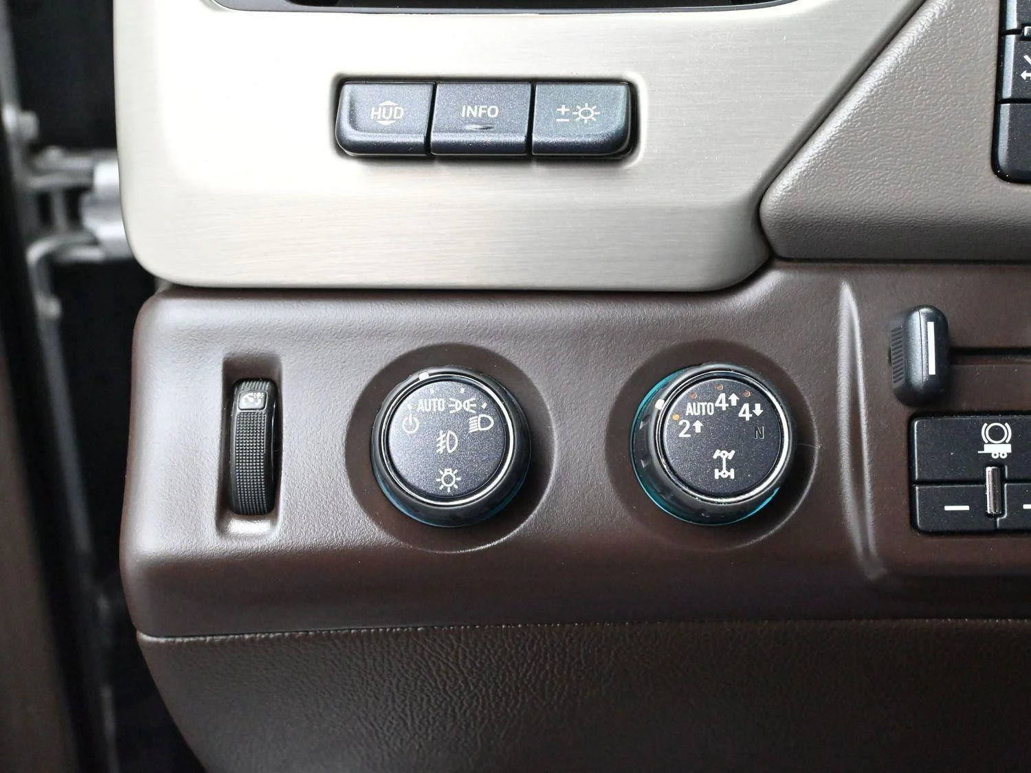 Used 2019 QUICKSILVER METALLIC GMC Denali image 30