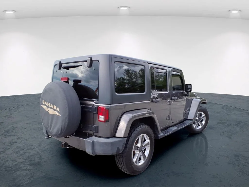 Used 2018 Gray Jeep Unlimited Sahara image 6