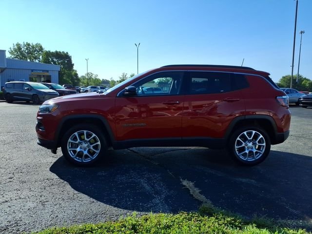 Used 2024 Red Jeep Latitude Lux image 4